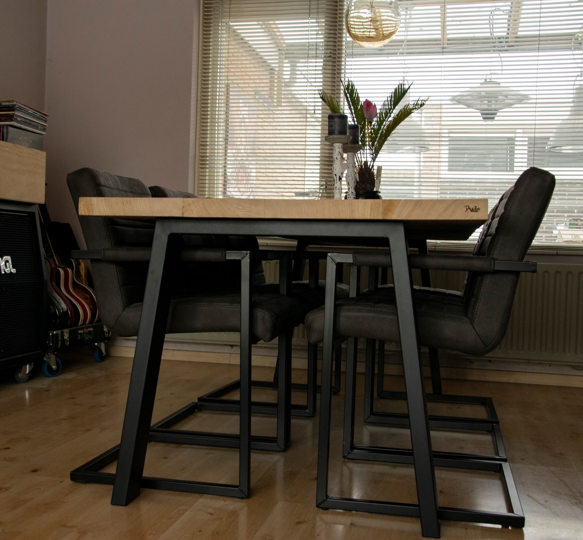 Eettafel op maat met massief houten tafelblad